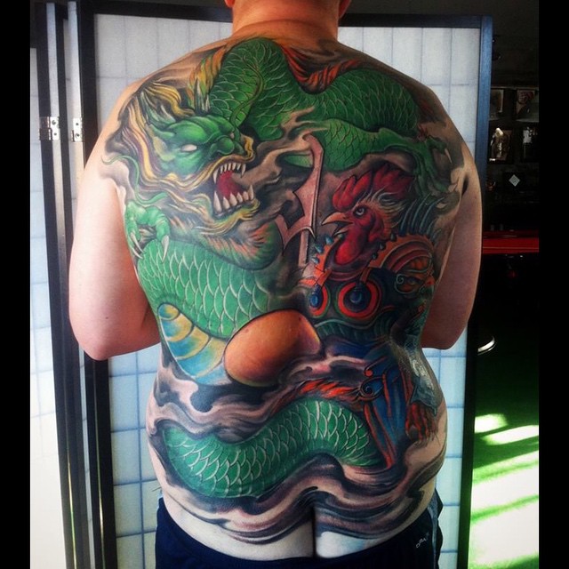 zhuo dan ting tattoo work 卓丹婷纹身作品 满背龙和公鸡纹身 1